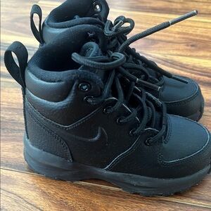 Nike Manoa Kids Black Boots